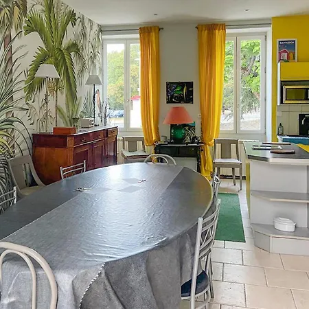בית נופש 3 Bedroom Awesome In Le Château-dʼOléron