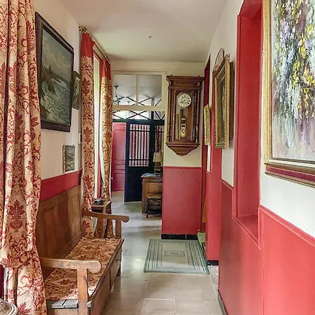 3 Bedroom Awesome In * Le Château-dʼOléron